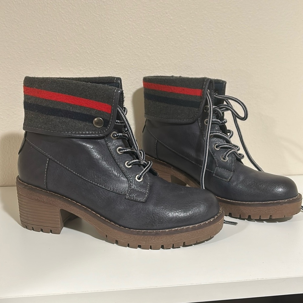 Cute boots!